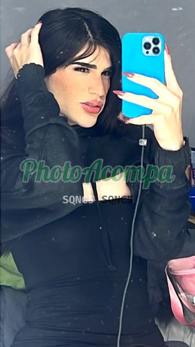 Carina Bounafina, travesti em Recife