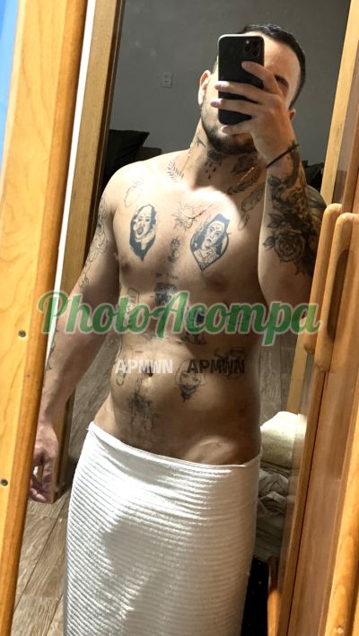 Leopoldo, homem que faz massagens eróticas em Goiânia