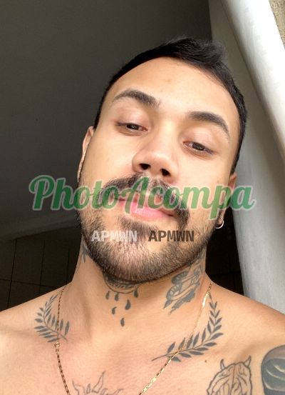 Leopoldo, homem que faz massagens eróticas em Goiânia