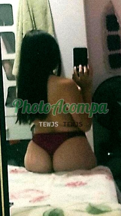 Júlia, mulher que faz videochamadas e sexting