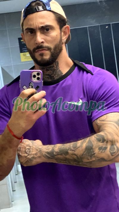 Bruno Fonseca, homem que faz massagens eróticas em Praia Grande