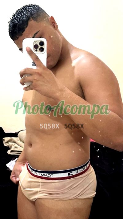Rian, homem que faz massagens eróticas em João Pessoa