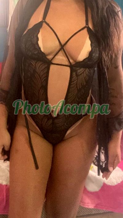 Vitória, escort em Recife