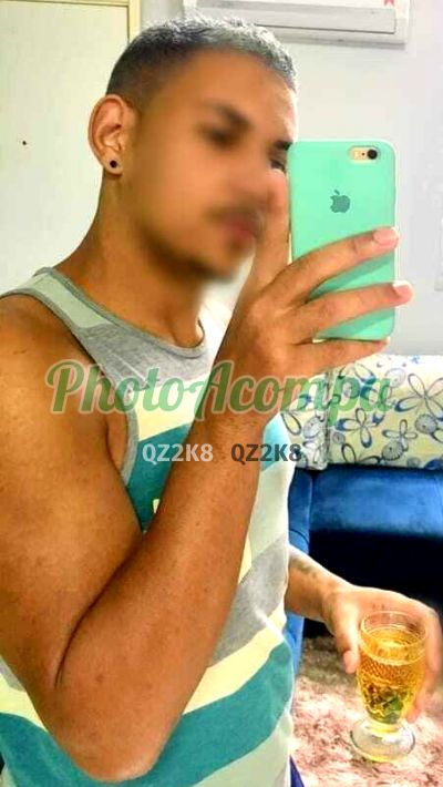 Vinícius, garoto de programa em Copacabana (RJ)