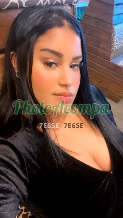 Rebeca, acompanhante em Três Marias