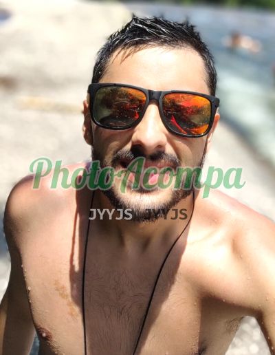Rafael, homem que faz massagens eróticas em Piçarras
