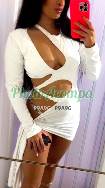 Mia, garota de programa no Guarujá