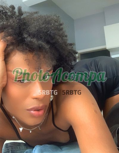 Brenda Salles, transex em Copacabana (RJ)