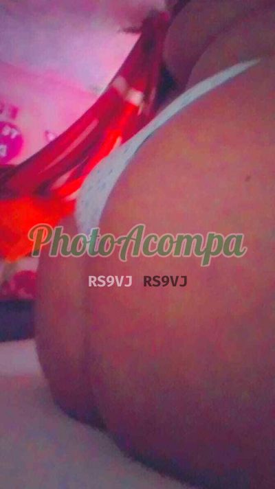 Malévola, mulher que faz videochamadas e sexting