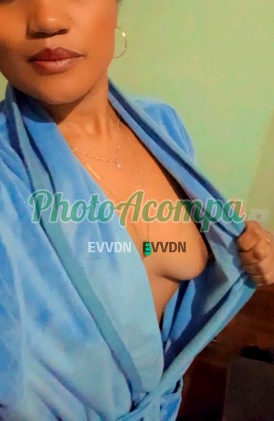 Karen Salles, mulher que faz videochamadas e sexting