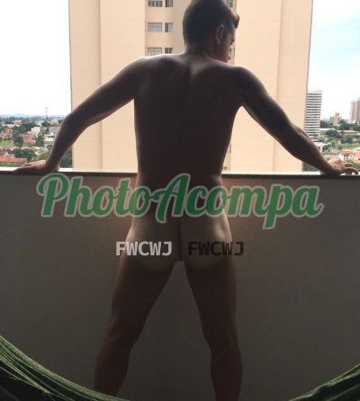 Santiago Colucci, garoto de programa em Santos