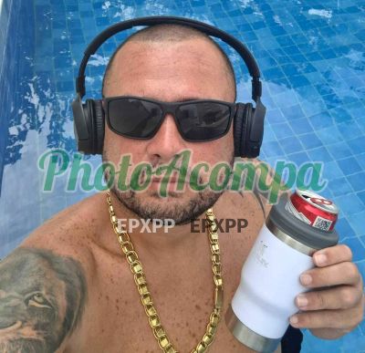 Rodrigo Comendador (21) 96406-9668, homem que faz massagens eróticas no Recreio dos Bandeirantes (RJ)