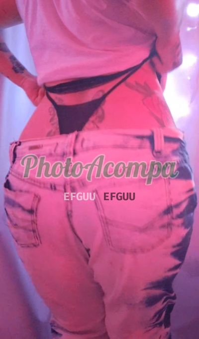 Flor3, mulher que faz videochamadas e sexting