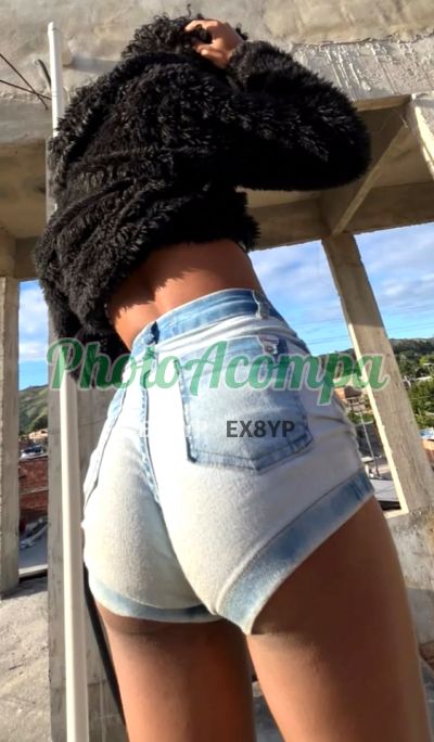 Anitta, travesti no Rio de Janeiro
