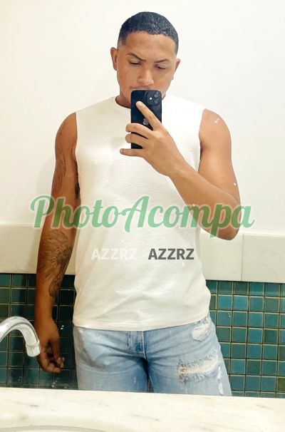 Felipe, garoto de programa no Recreio dos Bandeirantes (RJ)