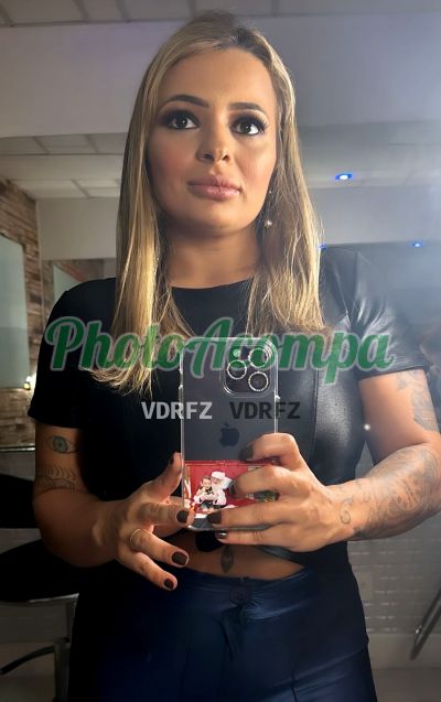 Danielle Evangelista, mulher que faz massagens eróticas em Santos