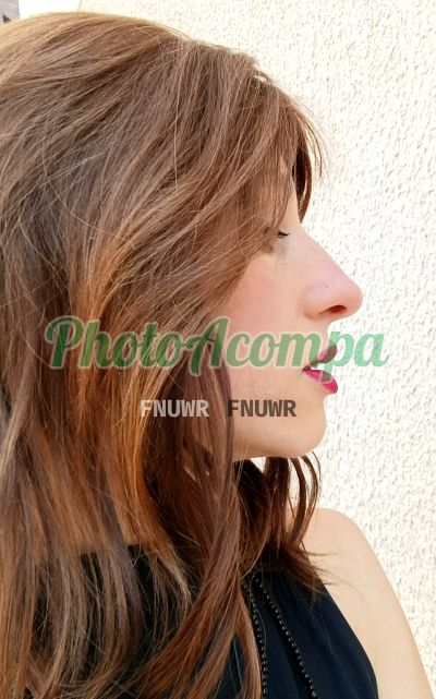Deusa Atena, mulher que faz videochamadas e sexting
