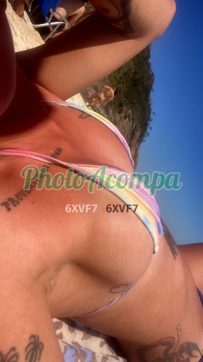 Carol Castro, mulher que faz videochamadas e sexting