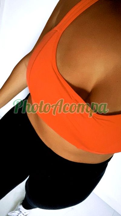 Líivia Mattos, mulher que faz massagens eróticas no Centro (BH)