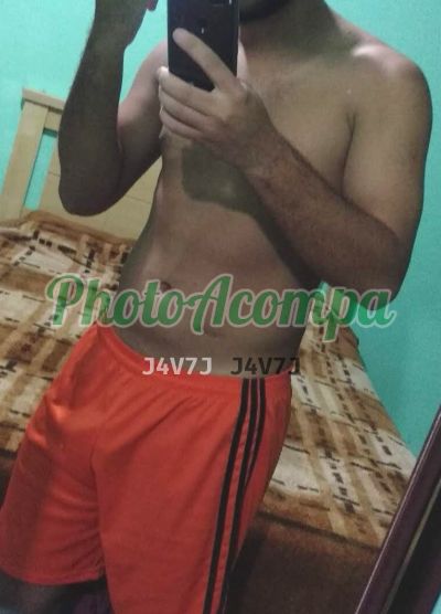 Bryan, homem que faz massagens eróticas em Florianópolis