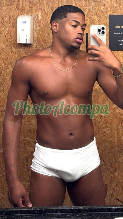 Carioca (21) 95939-4783, garoto de programa em Copacabana (RJ)
