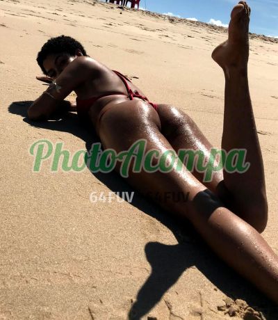 Lia, mulher que faz videochamadas e sexting