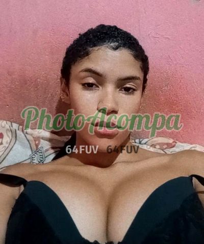 Lia, mulher que faz videochamadas e sexting