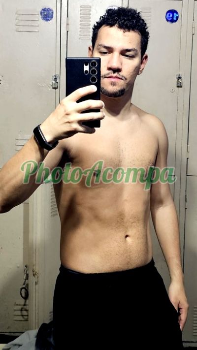 Erik Walker, garoto de programa em Santos