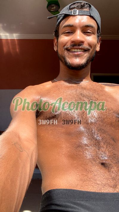 Henri, garoto de programa em Macaé