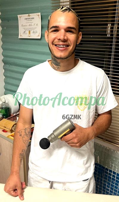 Ryan Santos, homem que faz massagens eróticas em Santana (SP)