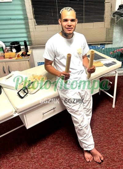 Ryan Santos, homem que faz massagens eróticas em Santana (SP)