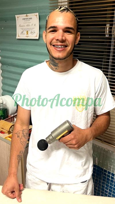 Ryan Santos, homem que faz massagens eróticas em Santana (SP)
