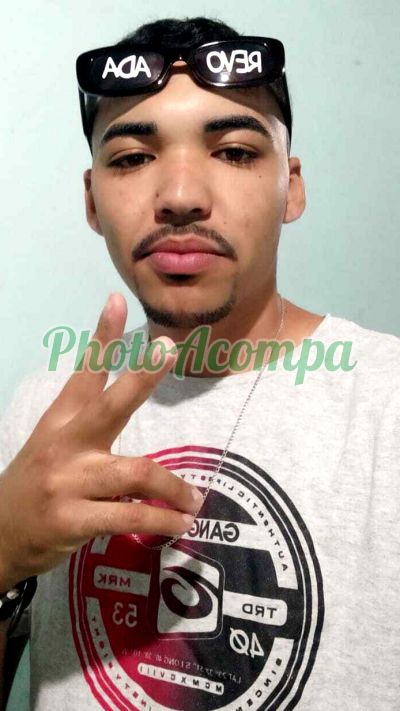 Marcos, garoto de programa em Santos