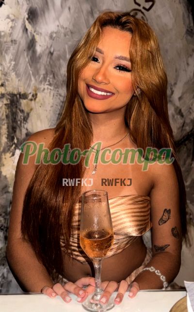 Carolzinha, garota de programa em Copacabana (RJ)