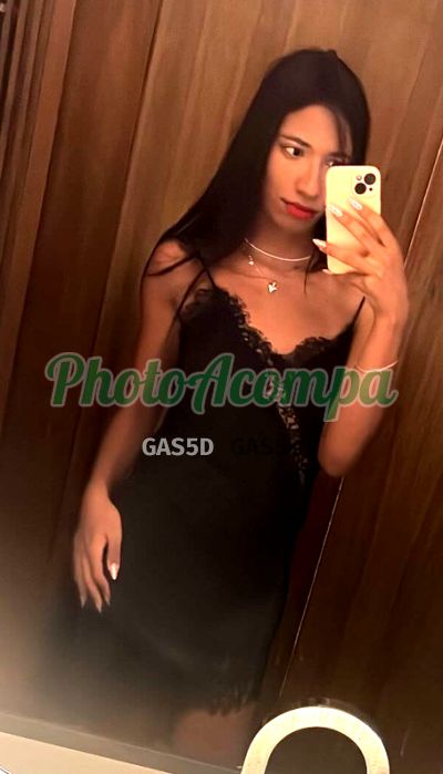 Yara Campos, transex no Costa Azul (Salvador)