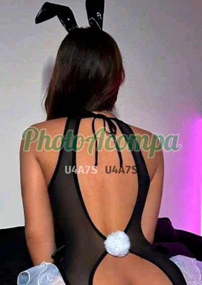 Larissa, mulher que faz videochamadas e sexting