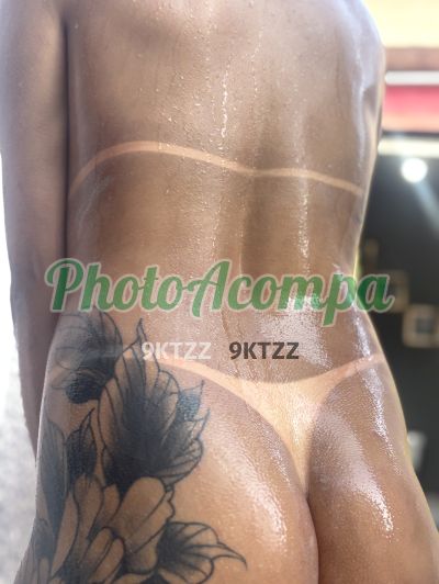Vivih, mulher que faz videochamadas e sexting