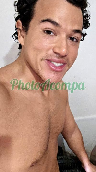 Gustavo, homem que faz massagens eróticas em Natal