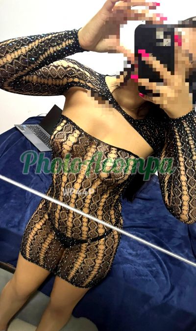 Sarah, mulher que faz videochamadas e sexting