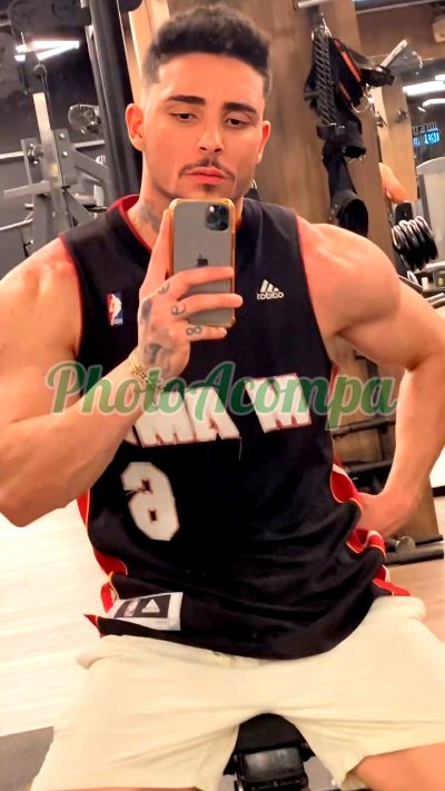 Logan LeBlanc, garoto de programa em Balneário Camboriú