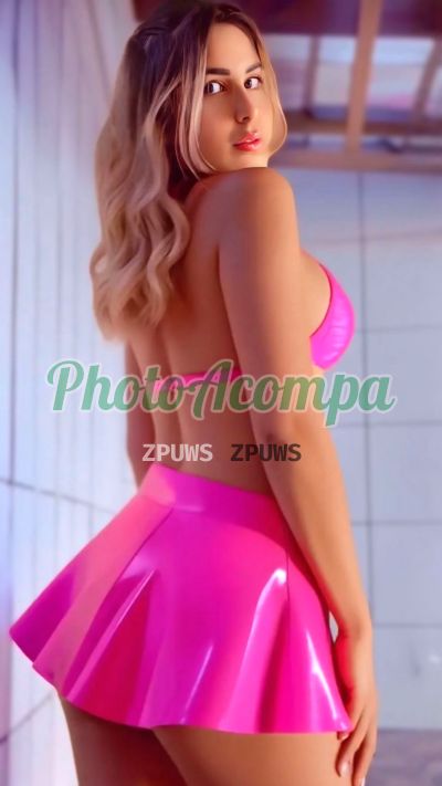 Babi, acompanhante em Trindade
