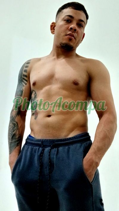 Felipe Lins, garoto de programa em São José