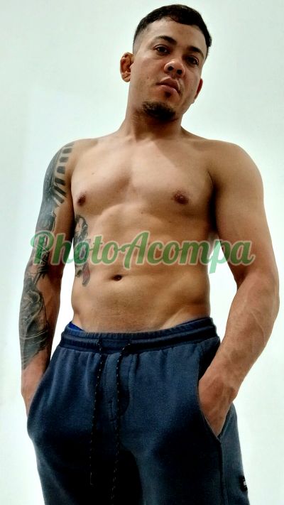 Felipe Lins, garoto de programa em São José