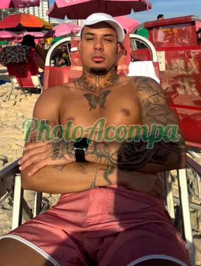Nicollas Benner, garoto de programa em Copacabana (RJ)