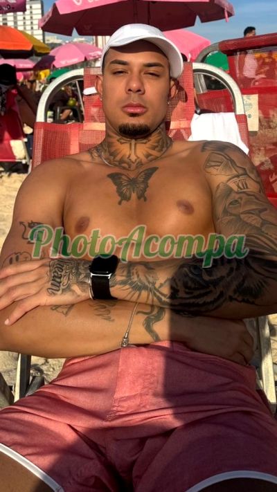 Nicollas Benner, garoto de programa em Copacabana (RJ)
