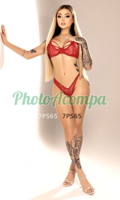Iza, travesti na Vila Olímpia (SP)