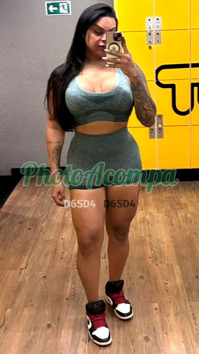 Maria Eduarda, travesti no Centro (RJ)