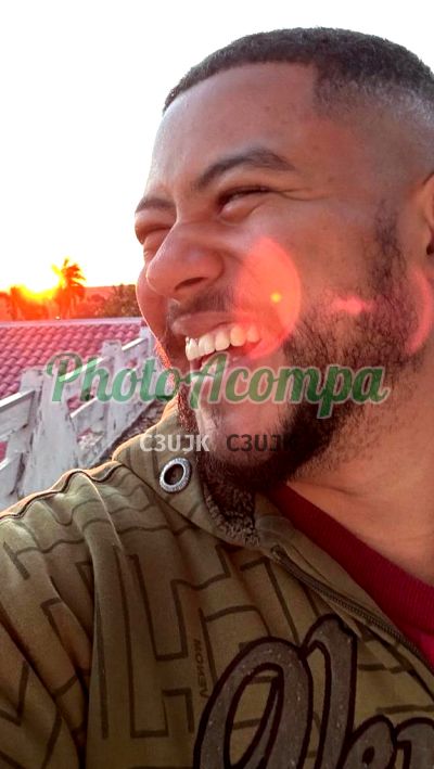 Samir, homem que faz massagens eróticas em Americana
