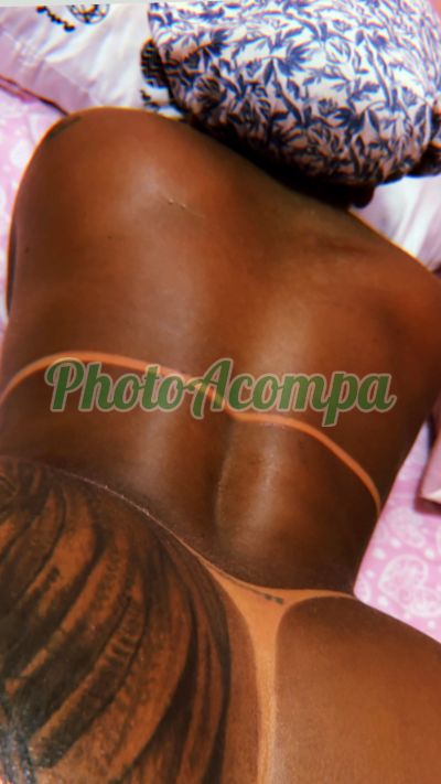 Melissa, mulher que faz massagens eróticas em Salvador
