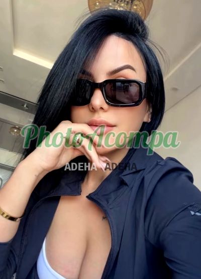 Karolina Dias, mulher que faz videochamadas e sexting